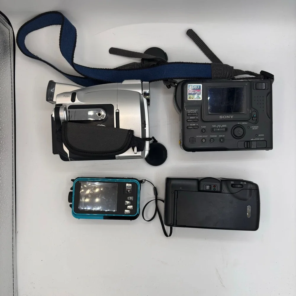 Vintage Camera Lot Sony Digital Mavica MVC-FD83 Yashica Zoomtec 70 Blue UNTESTED